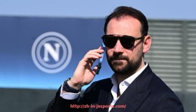 JN江南体育-保罗在2024赛季是否将迎来职业生涯最后一个NBA赛季