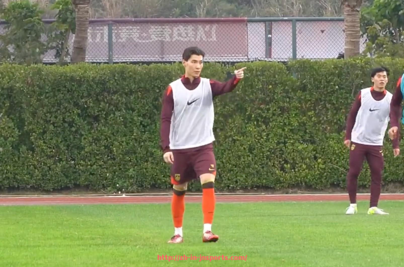 JN江南体育-NBA火箭队季前赛赛事回顾及体育备战分析